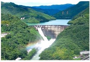 上椎葉ダム～平家伝説の秘境に佇む日本初の大規模アーチ式ダム～