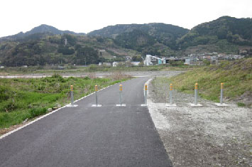 写真:河川管理用通路