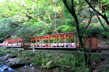 写真:箕面川床