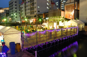 写真:博多川　水上レストラン