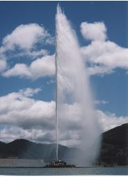 月山湖大噴水(山形県西川町)