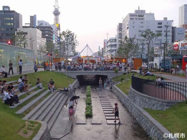 イベント開催時の創成川 