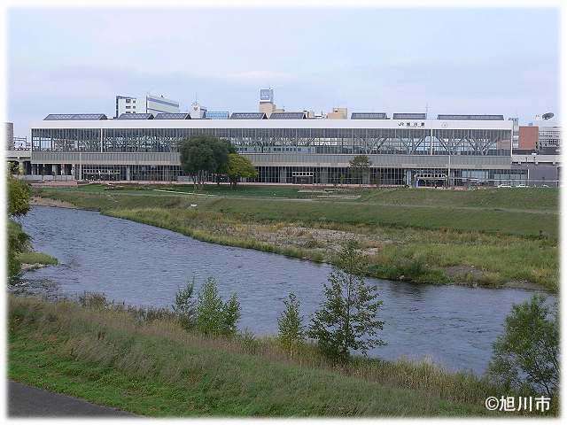 川のある駅(忠別川)