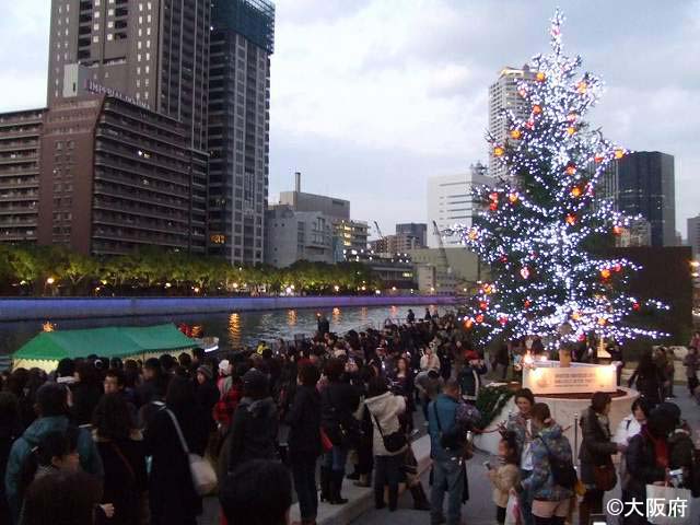 大人の水辺の拠点　堂島川・中之島バンクス