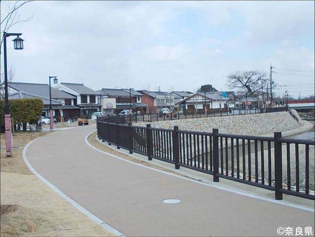 今井町の飛鳥川河川公園