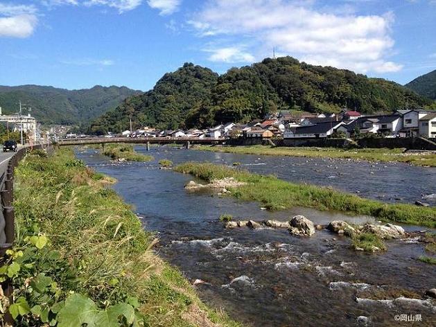 高瀬舟の趣薫る旭川の清流