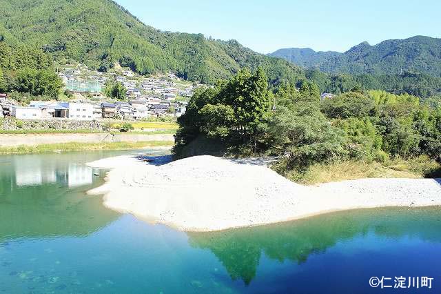 美しい水辺の土居川宮崎の河原