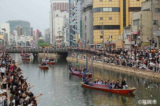 博多川での船乗り込み