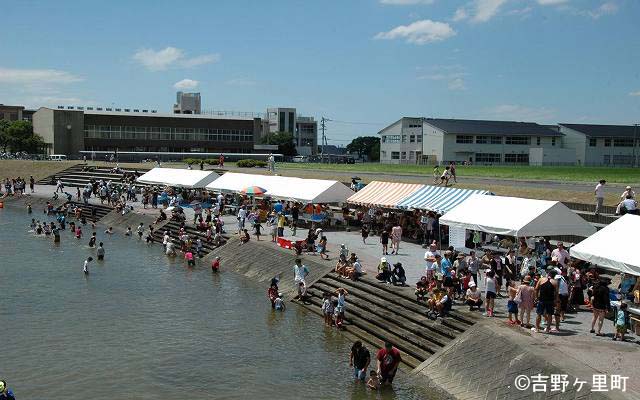 学校と水辺空間