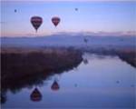 渡良瀬川と熱気球