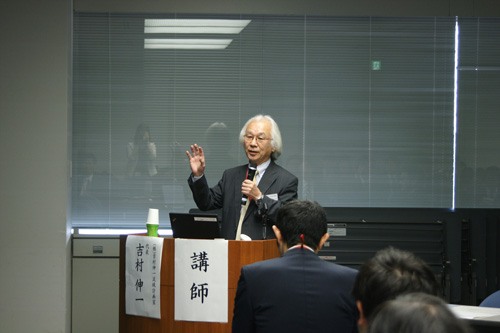 川とまちと人をつなぐ治水と環境の統合技術としての多⾃然川づくり -豊かな河川空間を⽬指して- 基調講演風景