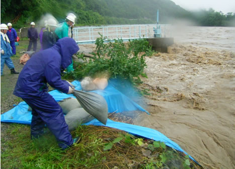 信濃川支川犀川の水防活動状況(長野県生坂村)