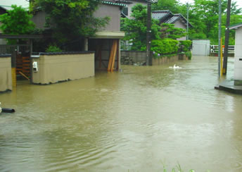 新堀川水系柴山潟の浸水状況(石川県加賀市)