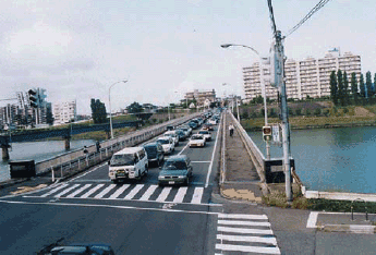 Photo image:Ariake Bridge (before road work)