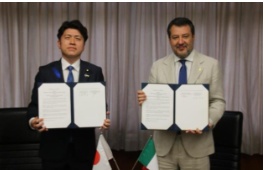 協力覚書の署名の様子