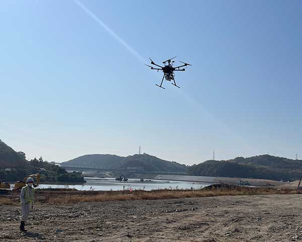 ドローン