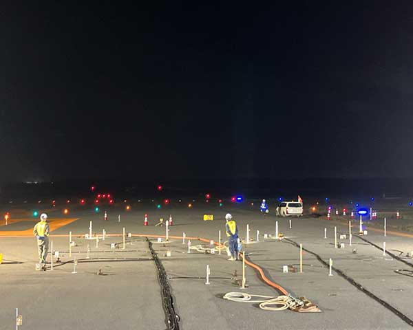 夜間作業の様子（写真提供：株式会社山田組）