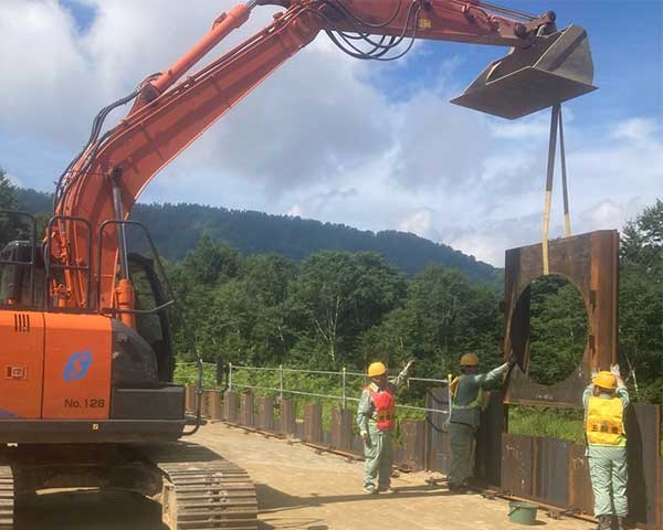現場での作業風景（辻建設）