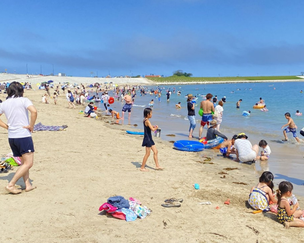 海開きの様子（写真提供：大谷まちづくり協議会）