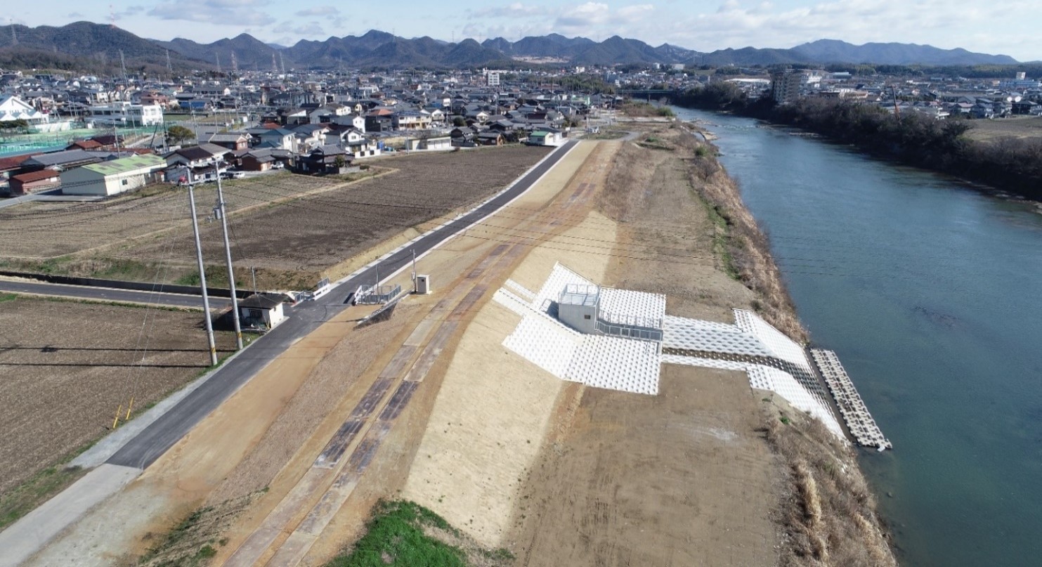加古川における未整備箇所への堤防整備及び河道掘削(兵庫県)