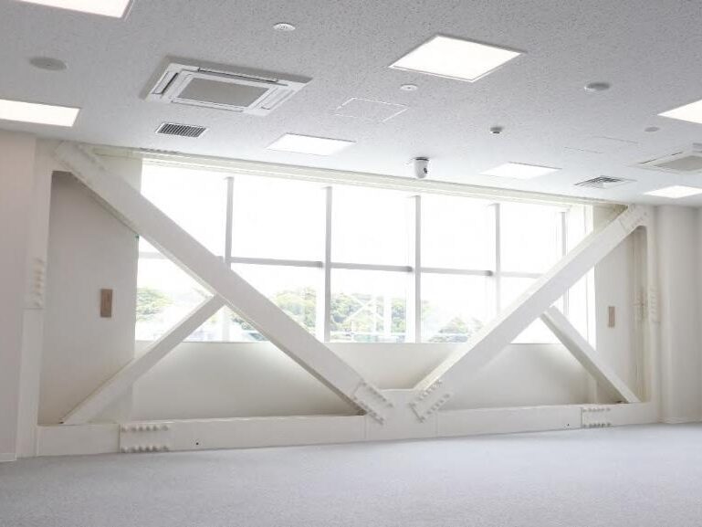 袖ヶ浦市役所における枠付き鉄骨ブレース補強等による庁舎の耐震改修(千葉県)
